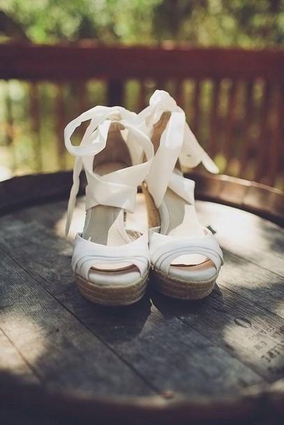 i9zfhy-l-610x610-shoes-white+wedges+strappy+bow+cork-white+shoes-ribbon-wedges