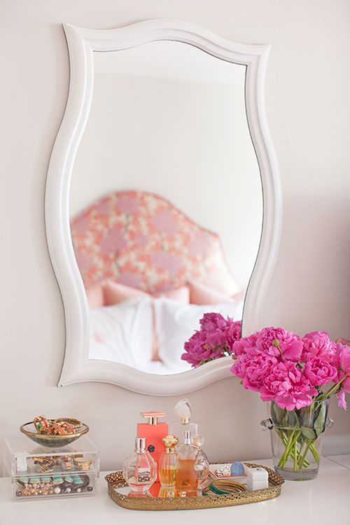 vanity table display mirror.jpg