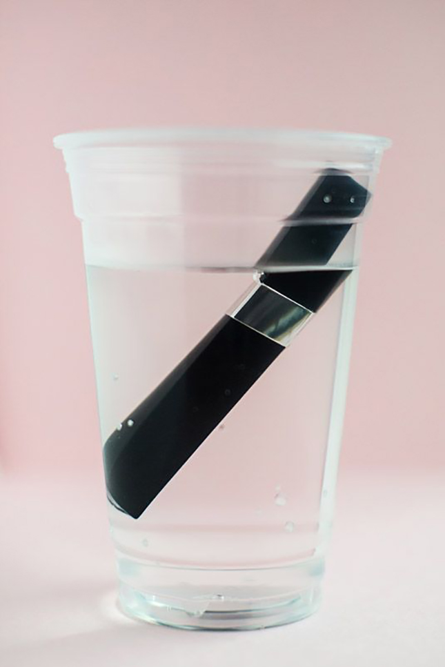 mascara-in-a-cup-of-water