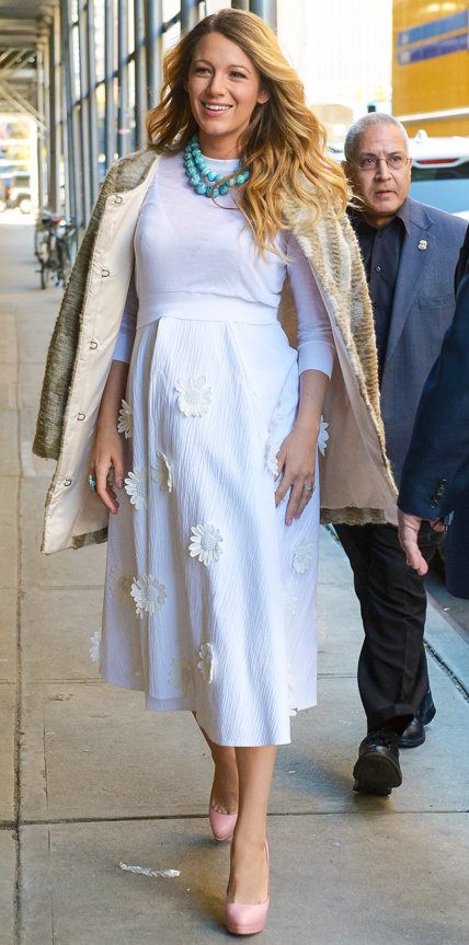 blake lively maternity.jpg